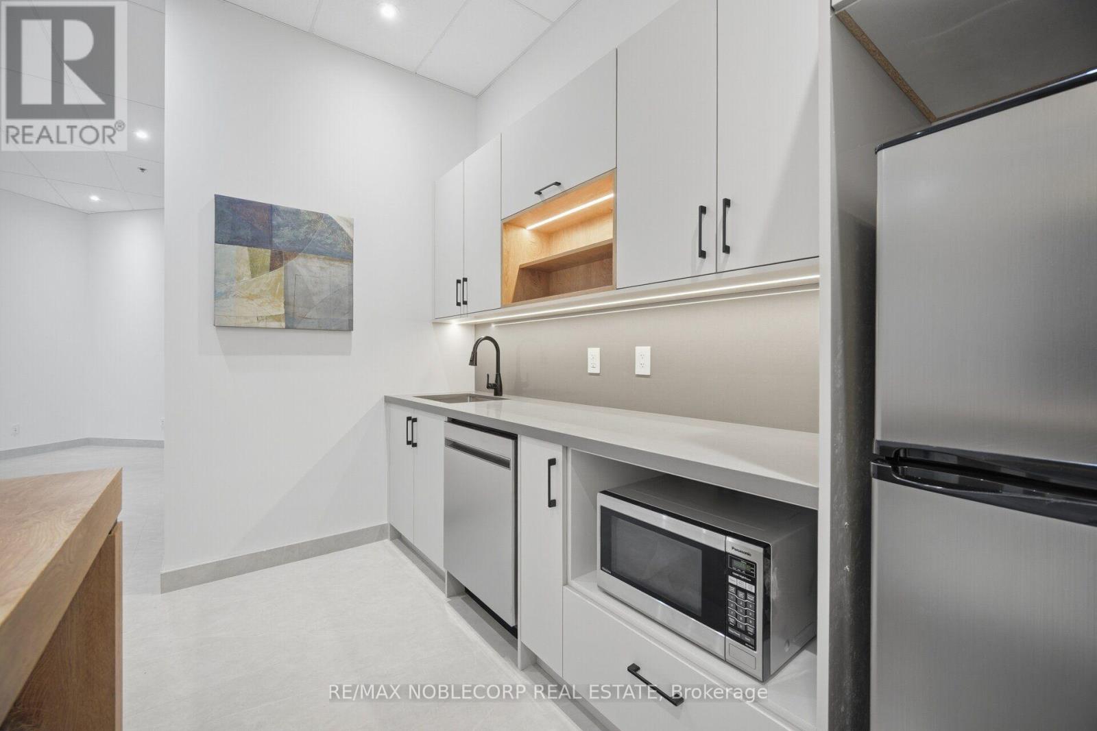 36 - 4040 Steeles Avenue W Property Photo 36