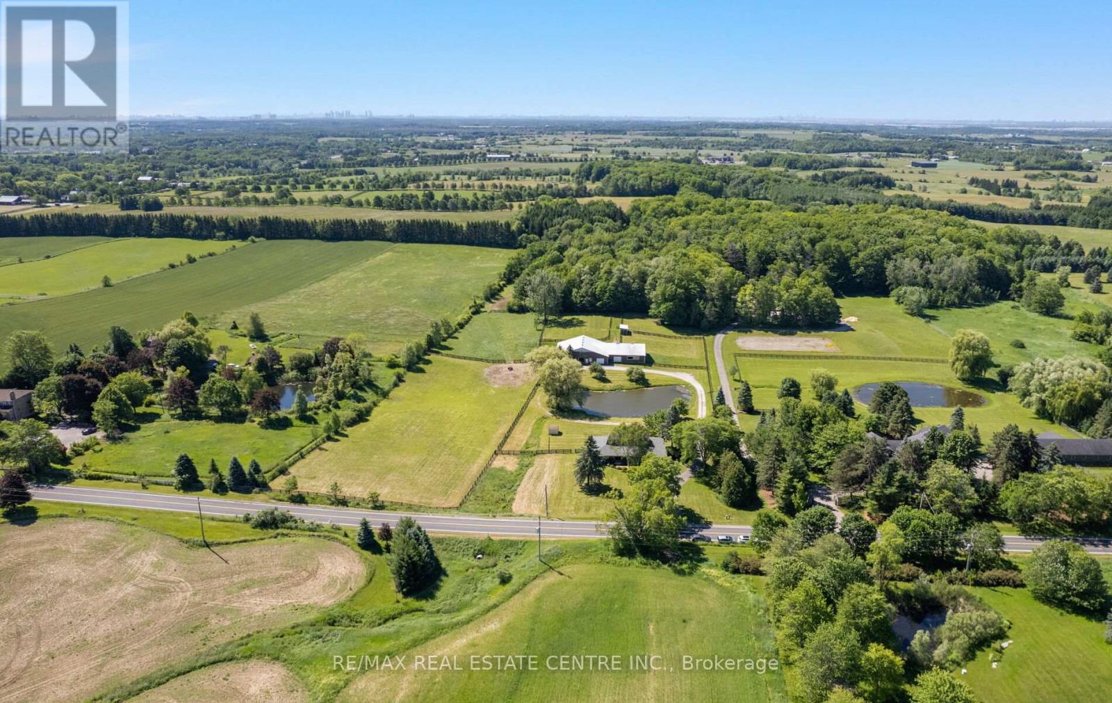 6375 17th Sideroad Property Photo 5