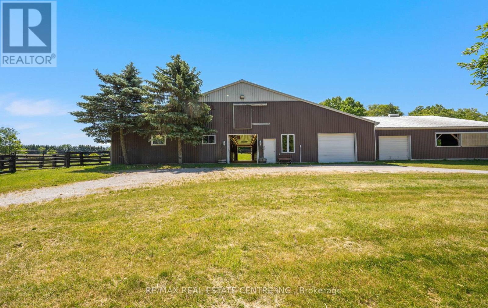 6375 17th Sideroad Property Photo 7