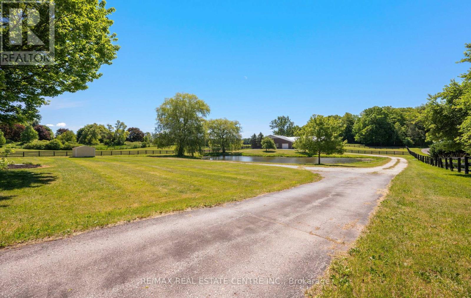 6375 17th Sideroad Property Photo 11
