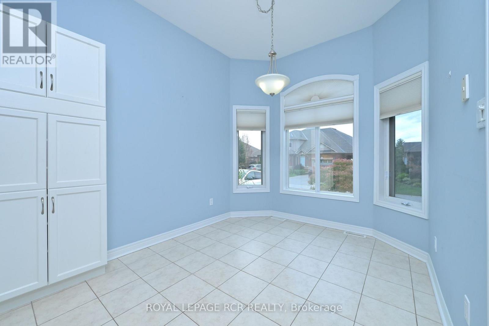 6 Artisan Lane Property Photo 4