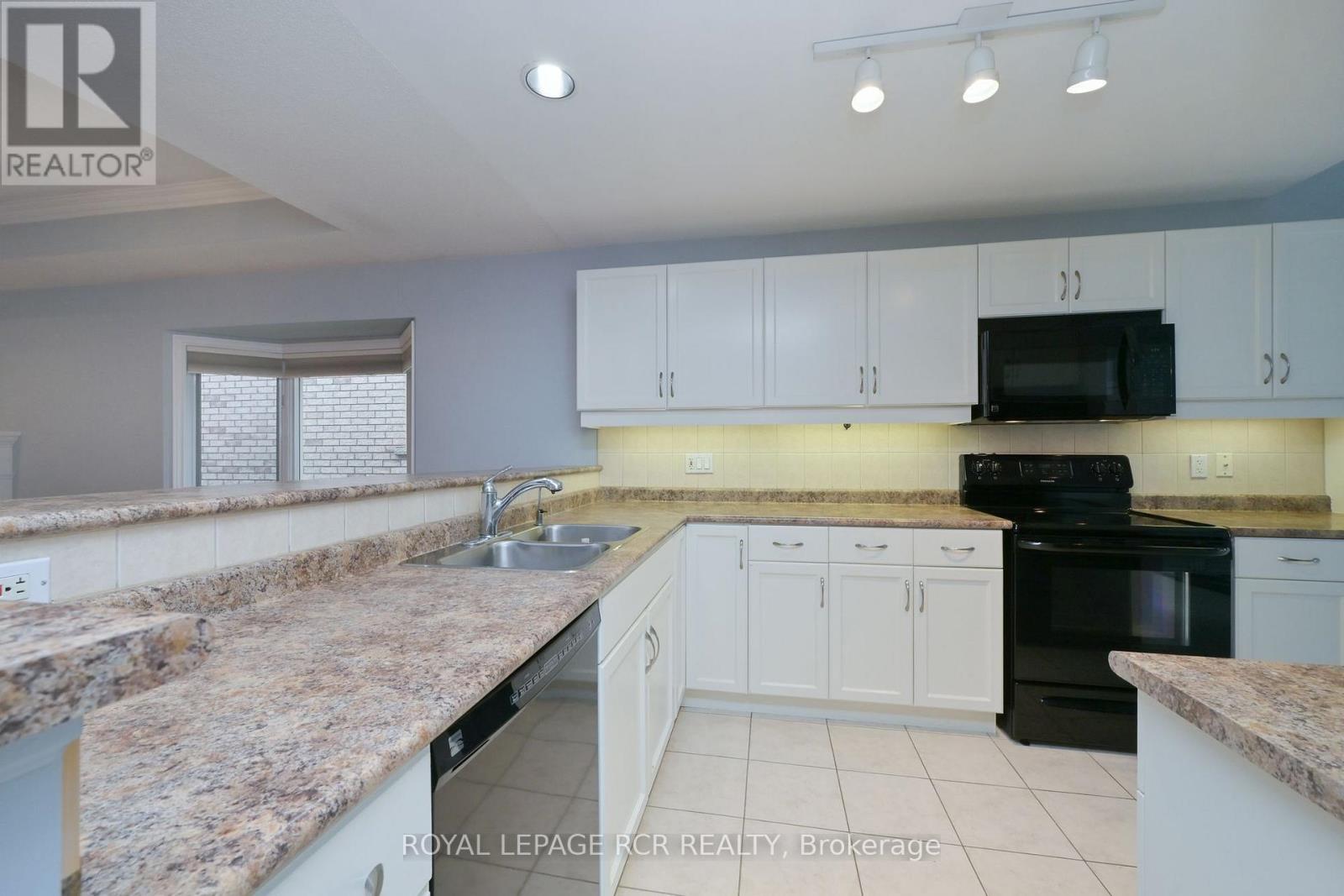 6 Artisan Lane Property Photo 7