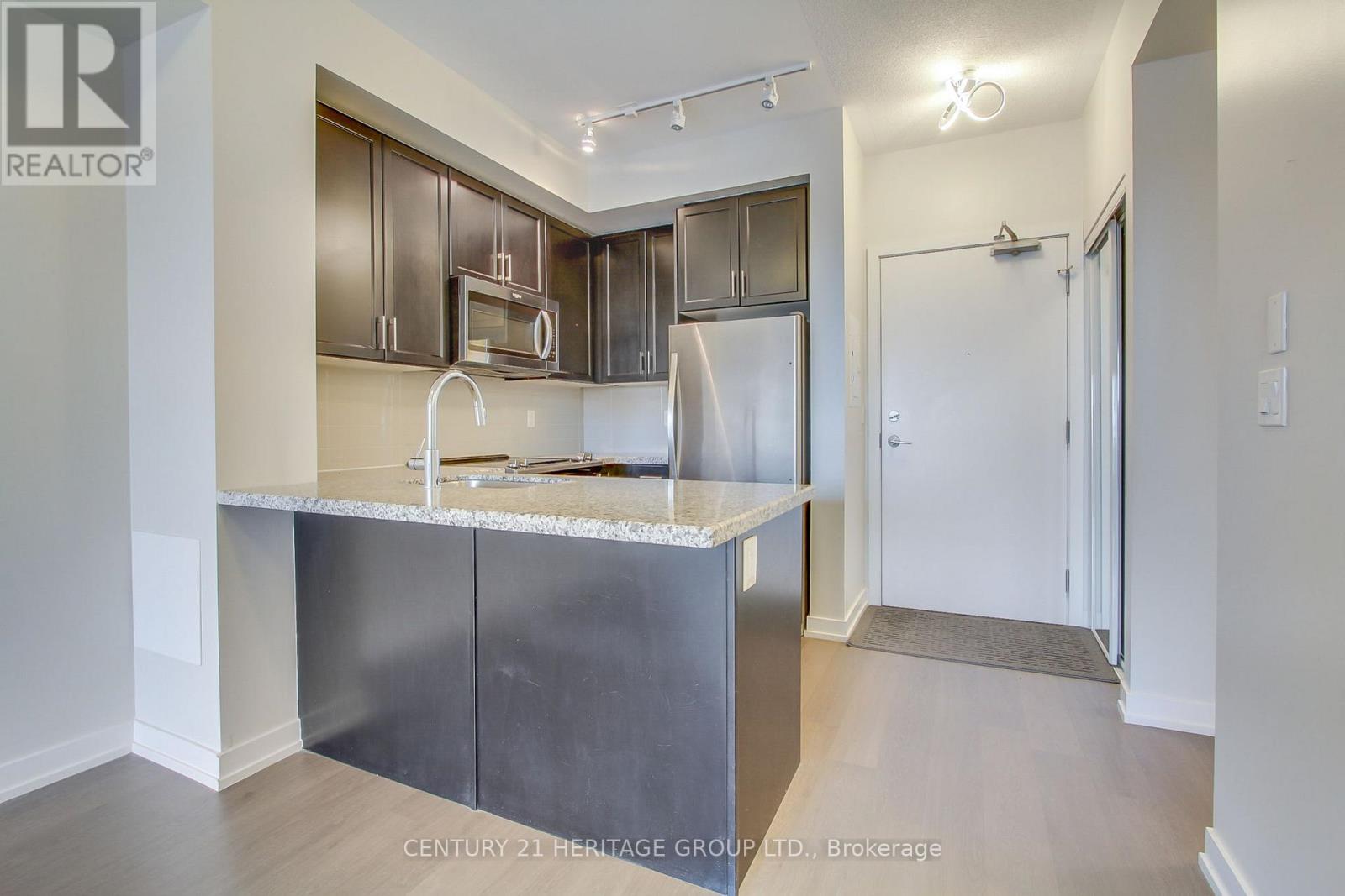 250 - 555 William Graham Drive Property Photo 5