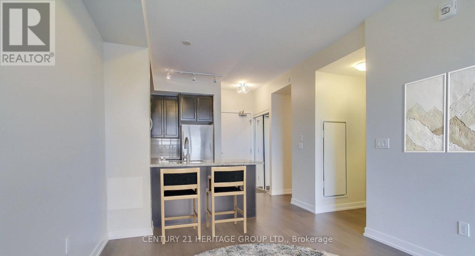 250 - 555 William Graham Drive Property Photo 9