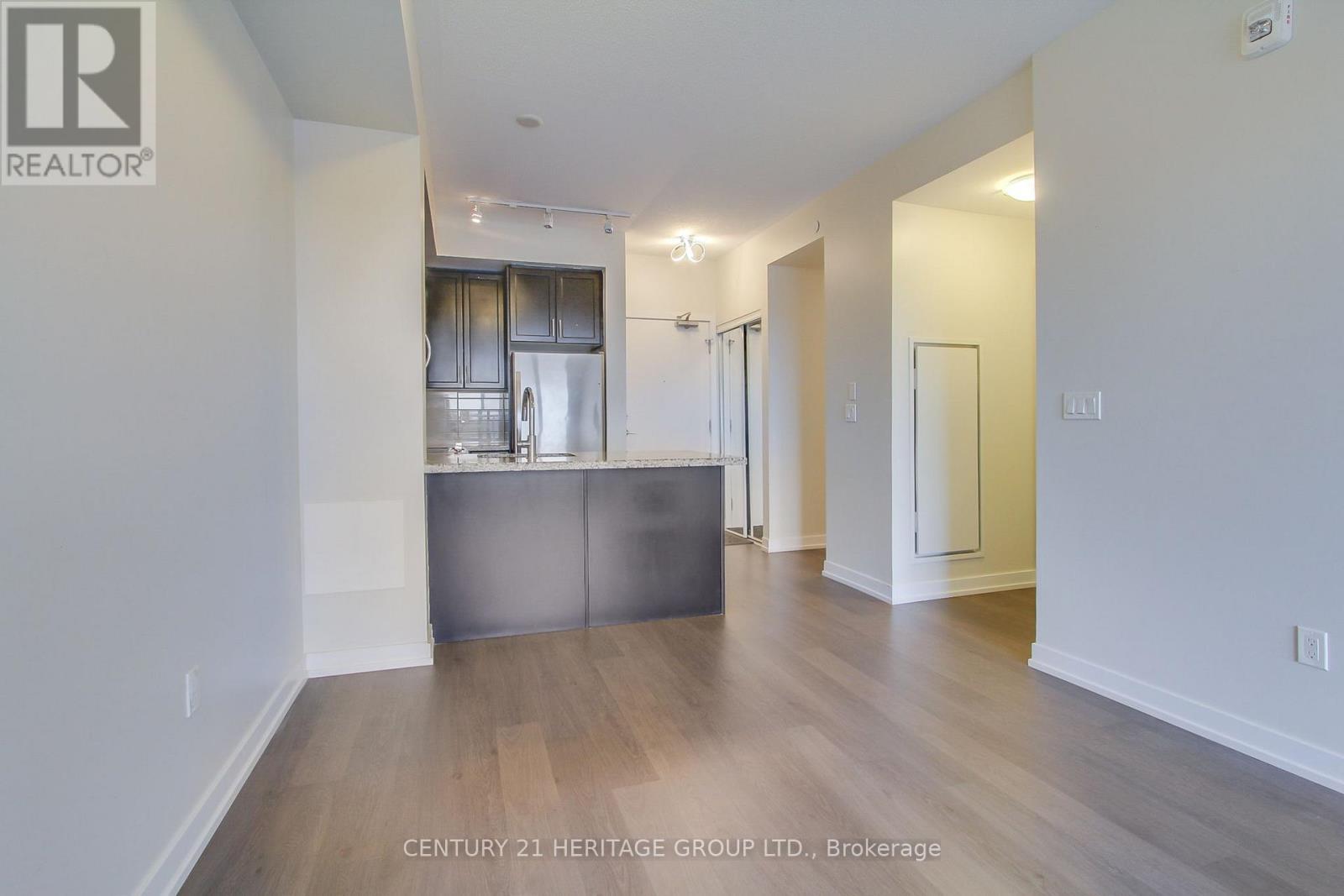 250 - 555 William Graham Drive Property Photo 10