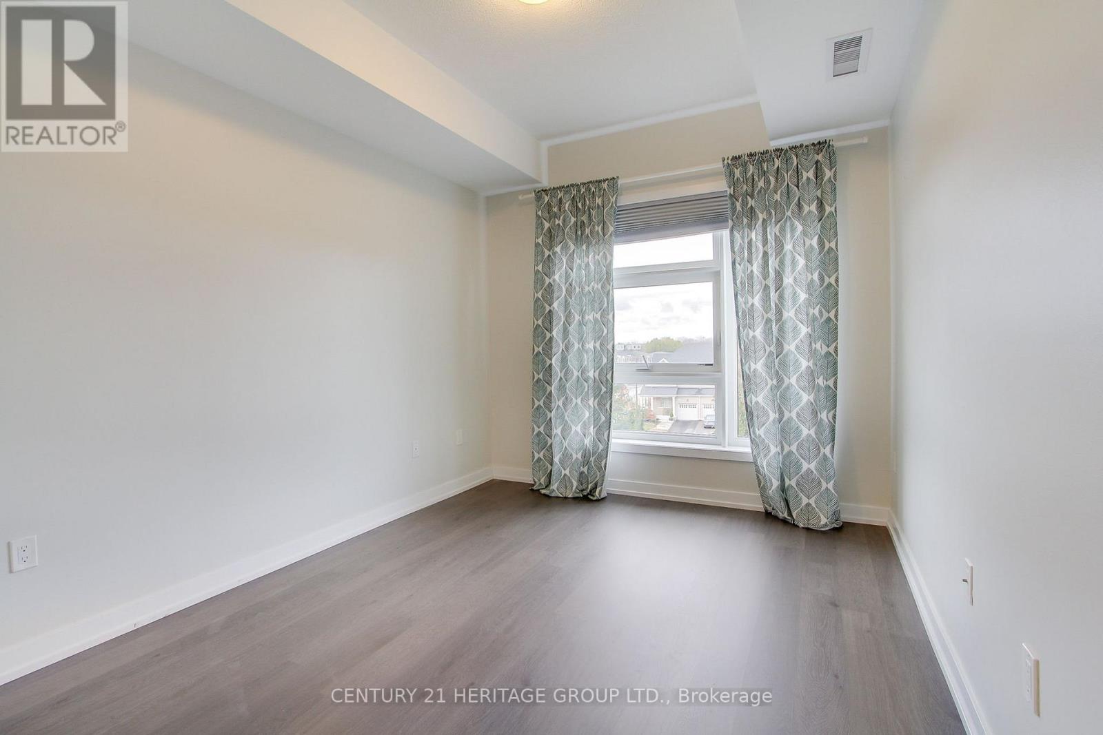 250 - 555 William Graham Drive Property Photo 14