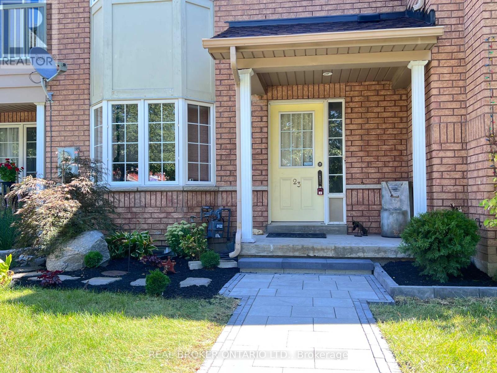 23 PIERA GARDENS Property Photo 1
