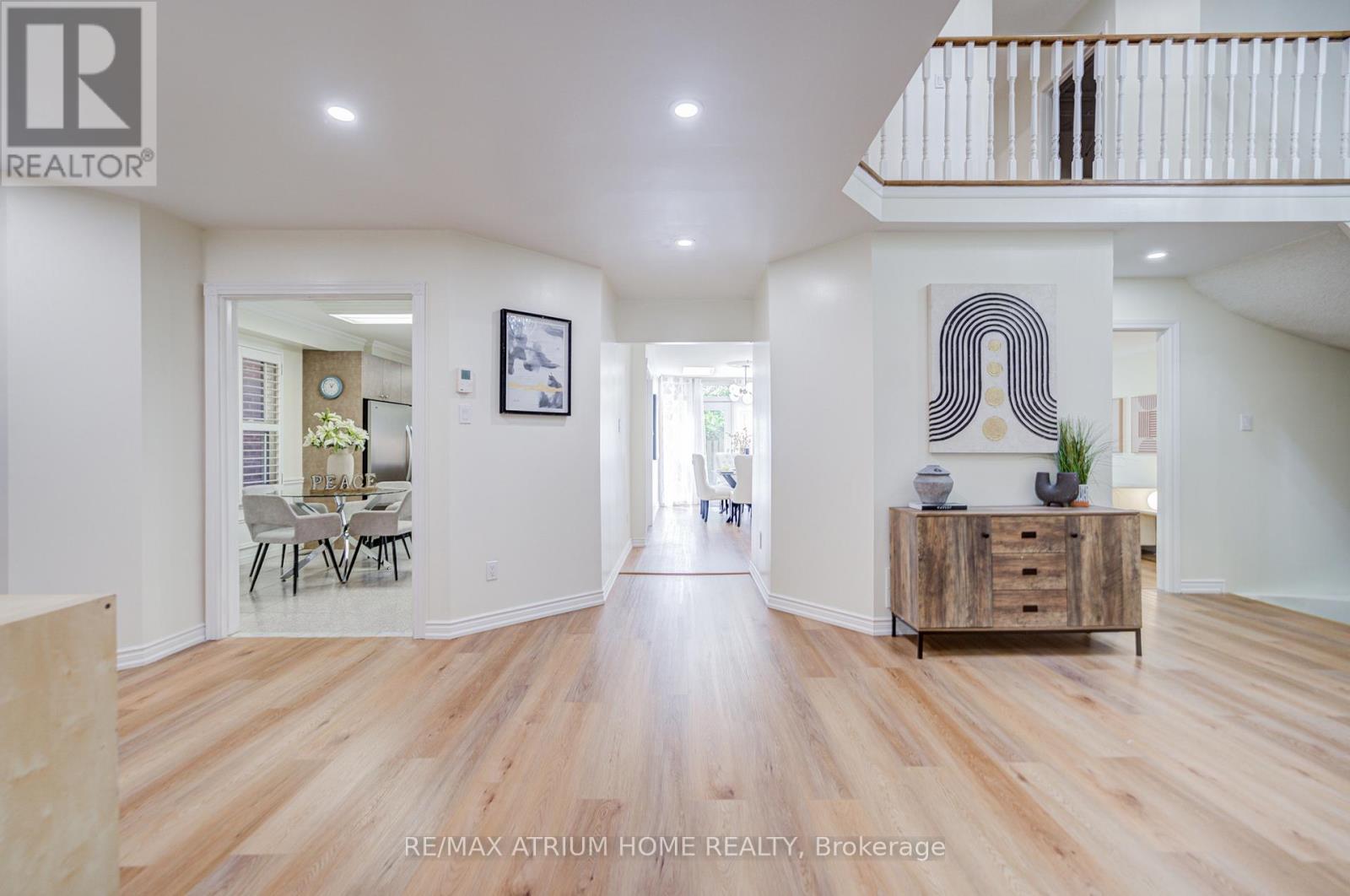 77 Rosedale Heights Drive Property Photo 3