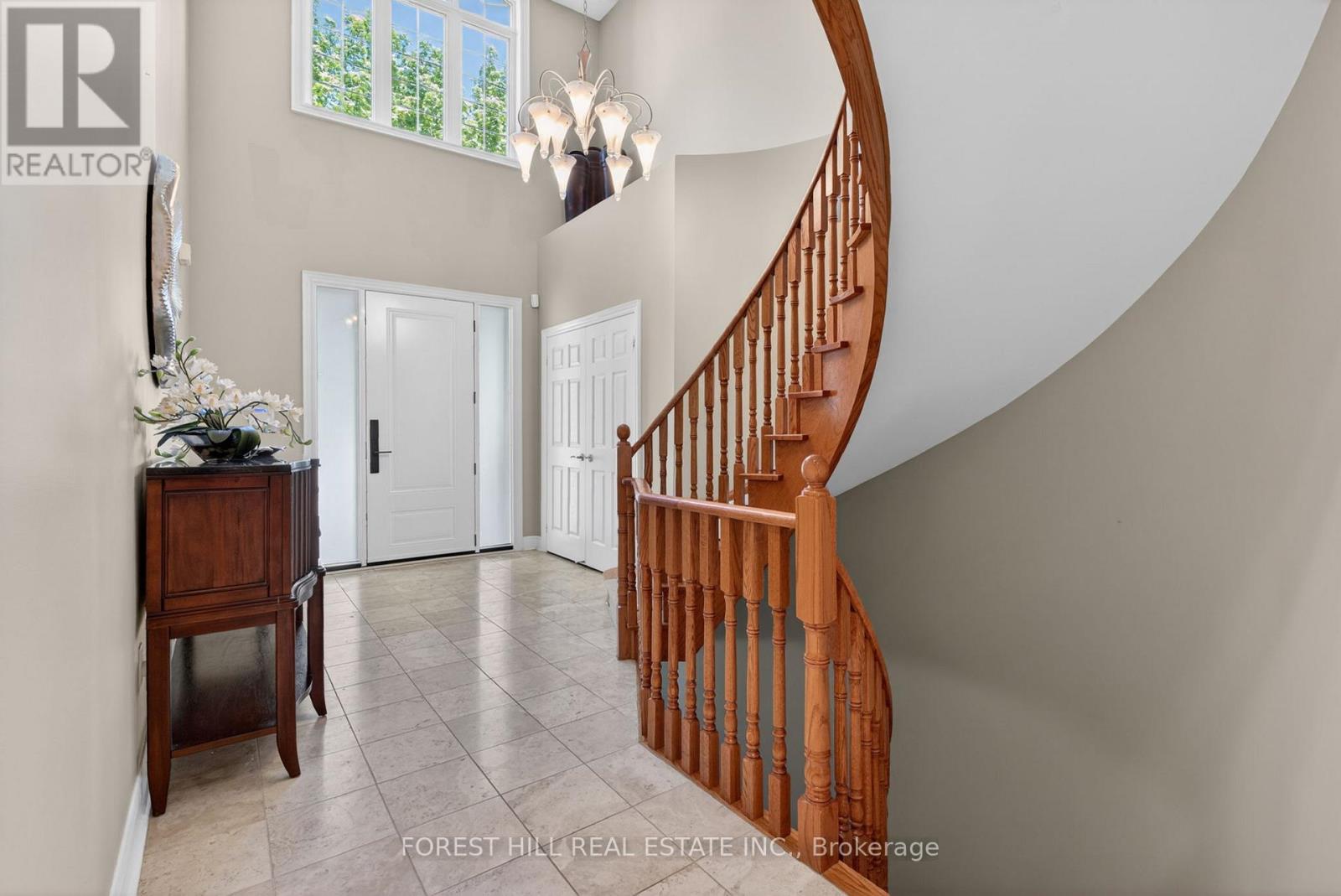 33 Chopin Boulevard Property Photo 4