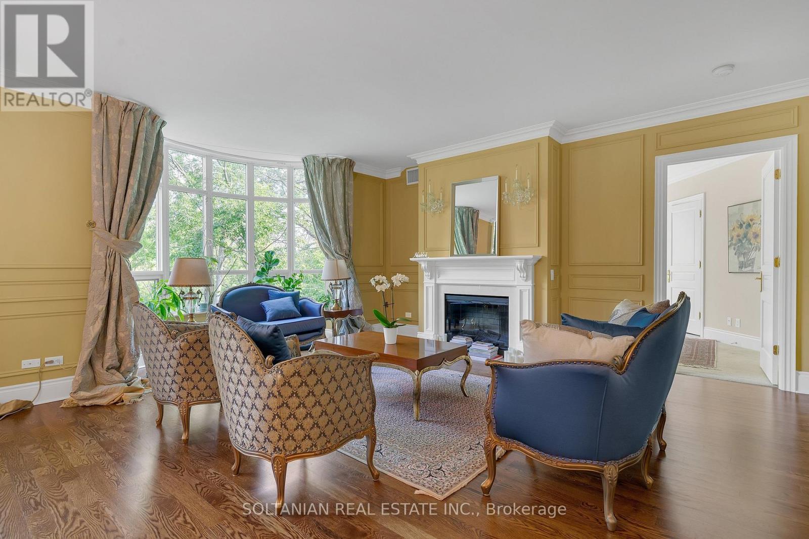 212 - 7071 BAYVIEW AVENUE Property Photo 1
