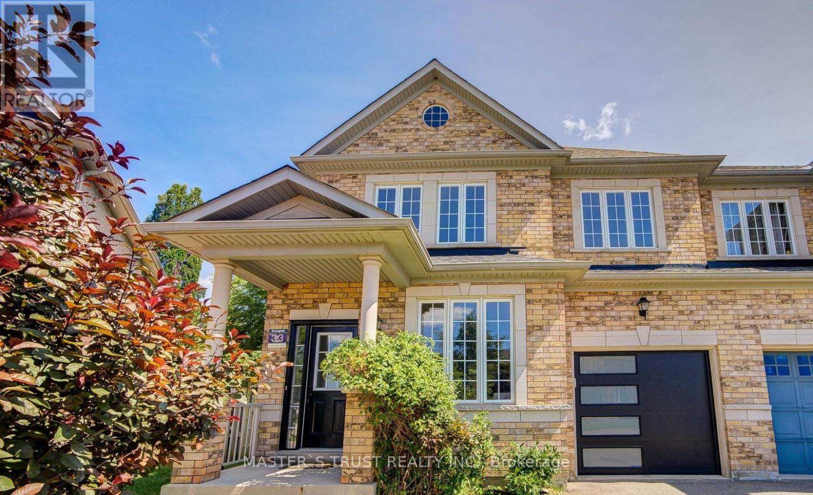 33 LEVELLANDS CRESCENT