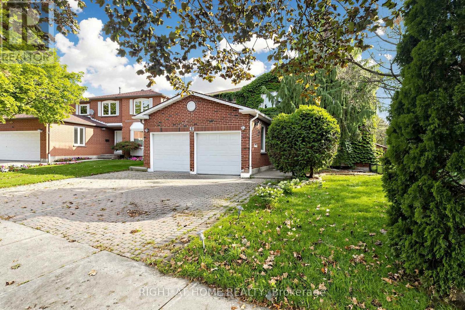 43 Topham Crescent Property Photo 1