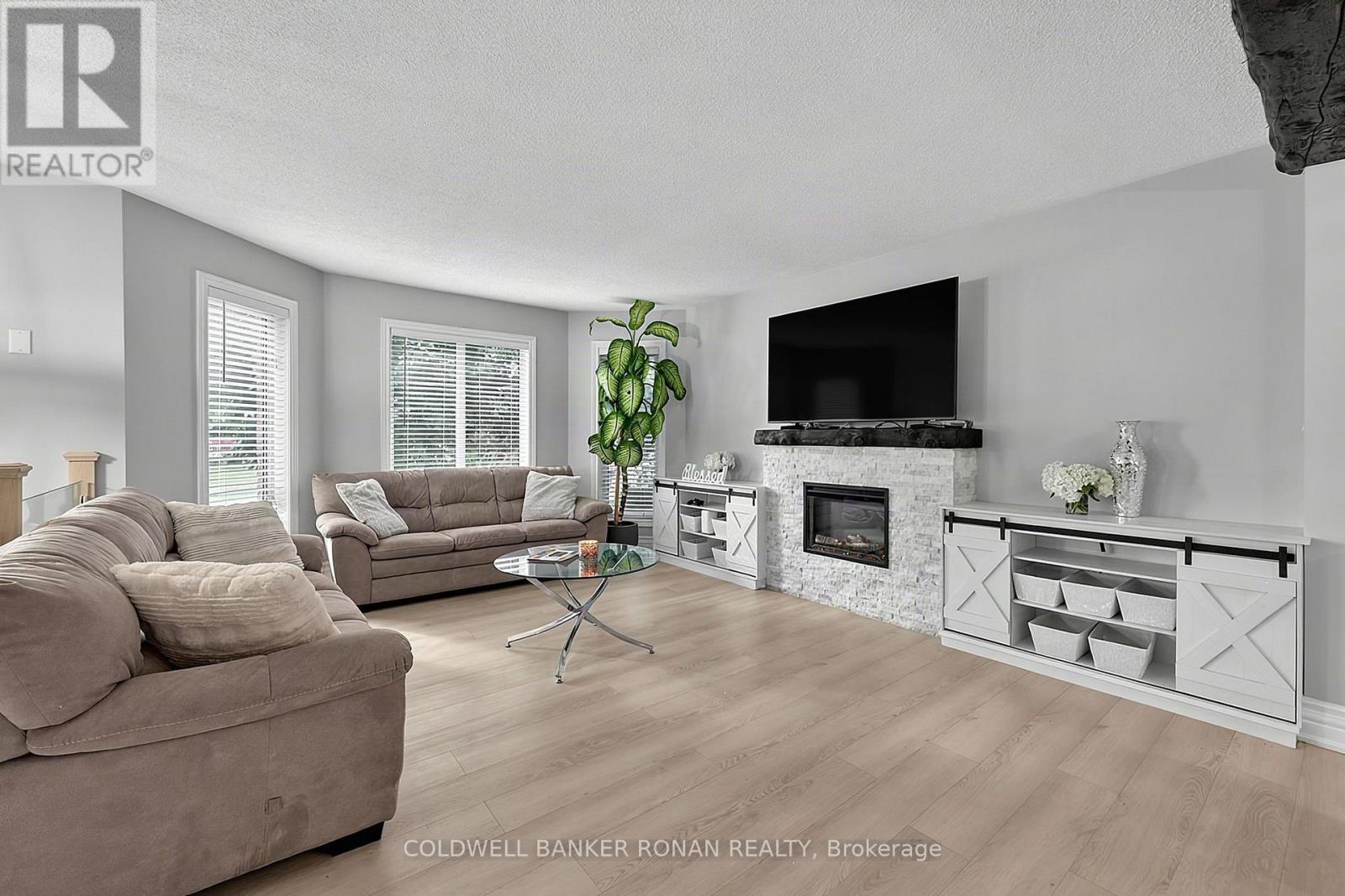 57 Pine Park Boulevard Property Photo 13