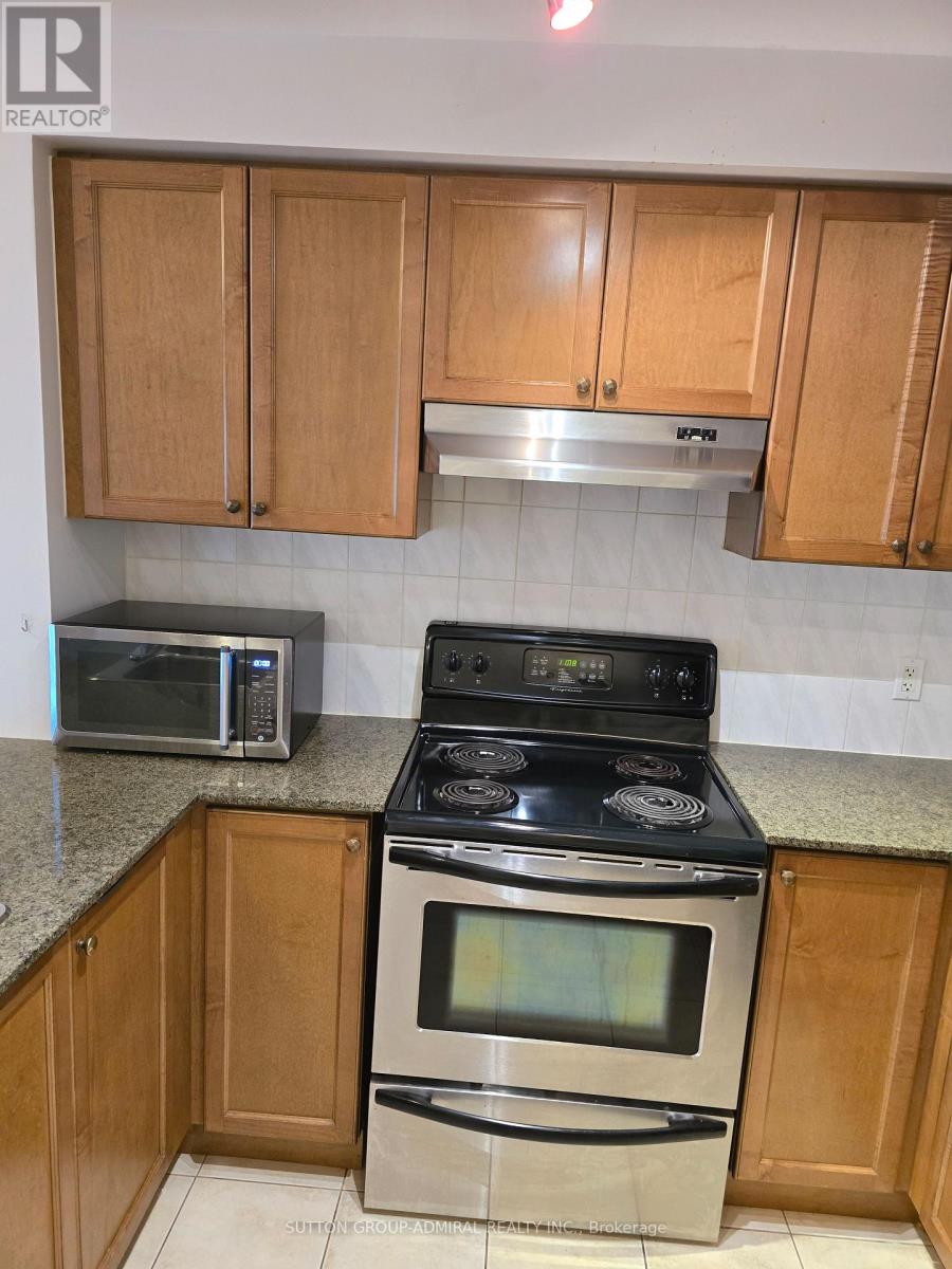 315 - 2 Maison Parc Court Property Photo 11