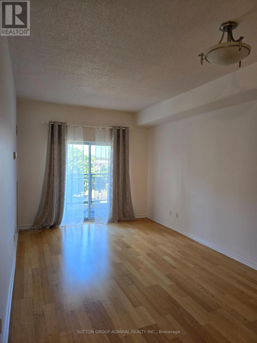 315 - 2 Maison Parc Court Property Photo 12