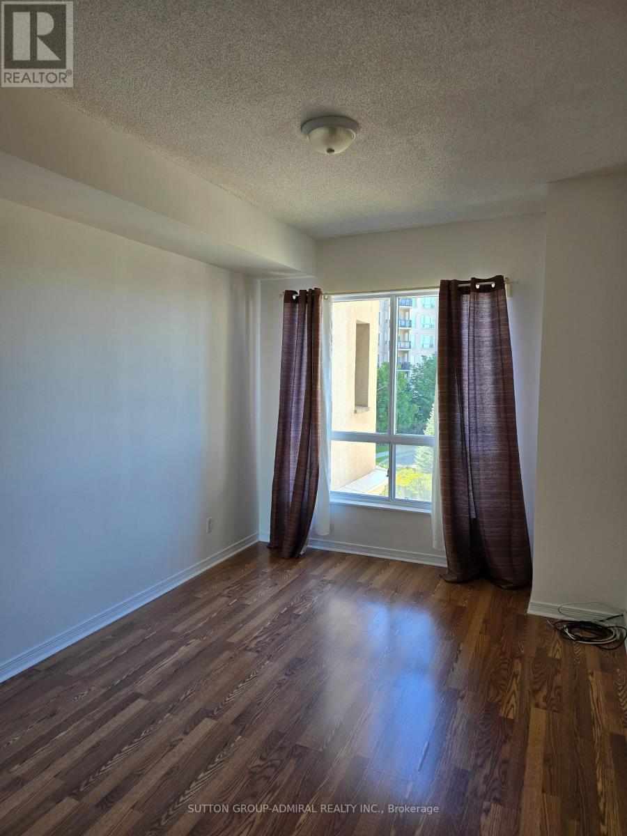 315 - 2 Maison Parc Court Property Photo 15