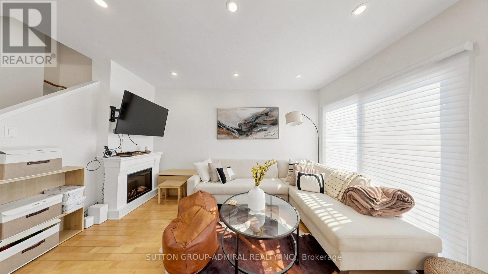 46 - 735 New Westminster Drive Property Photo 1