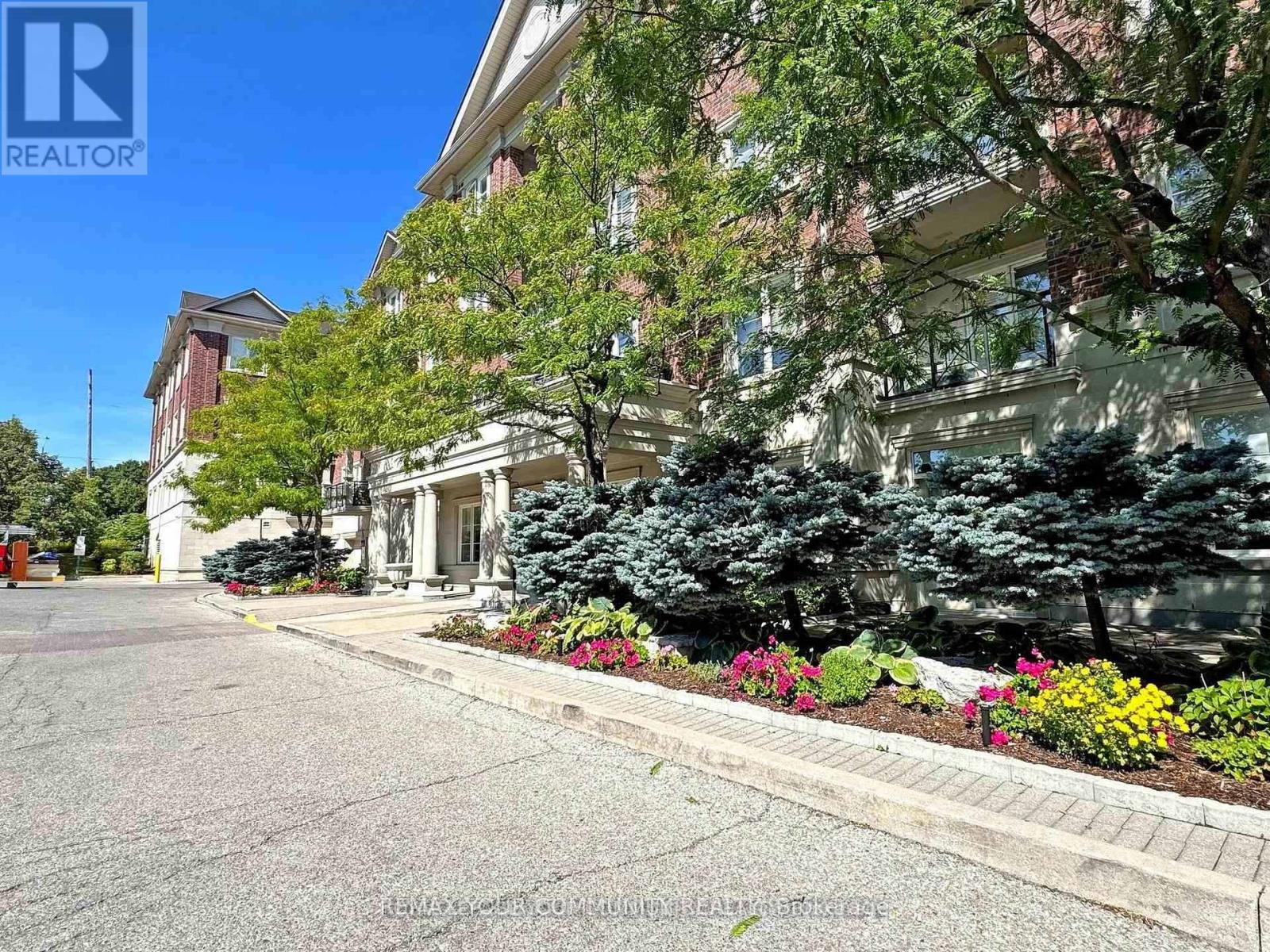 220 - 9519 Keele Street Property Photo 2
