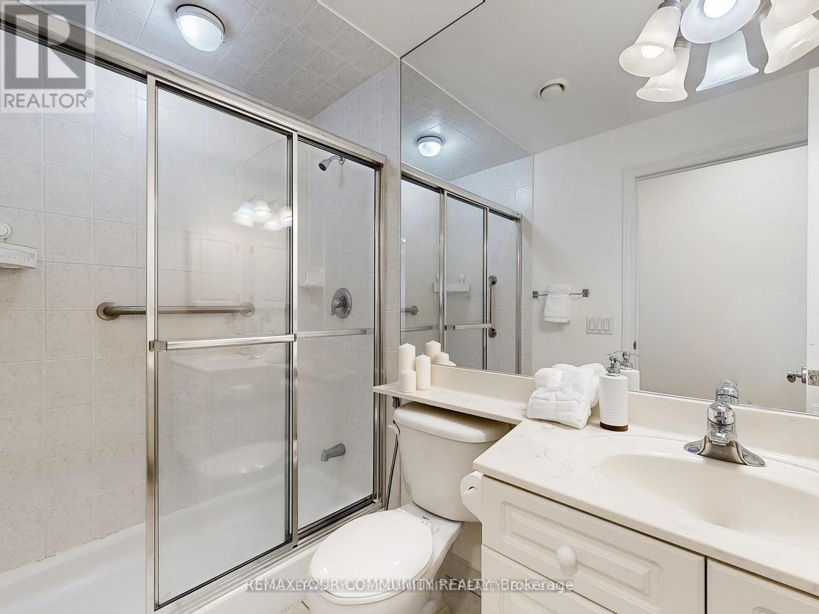 220 - 9519 Keele Street Property Photo 17