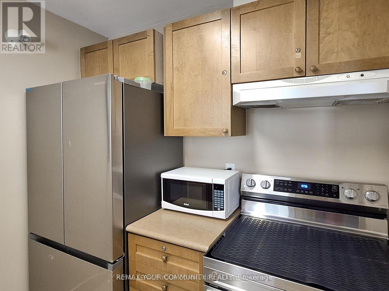 220 - 9519 Keele Street Property Photo 24