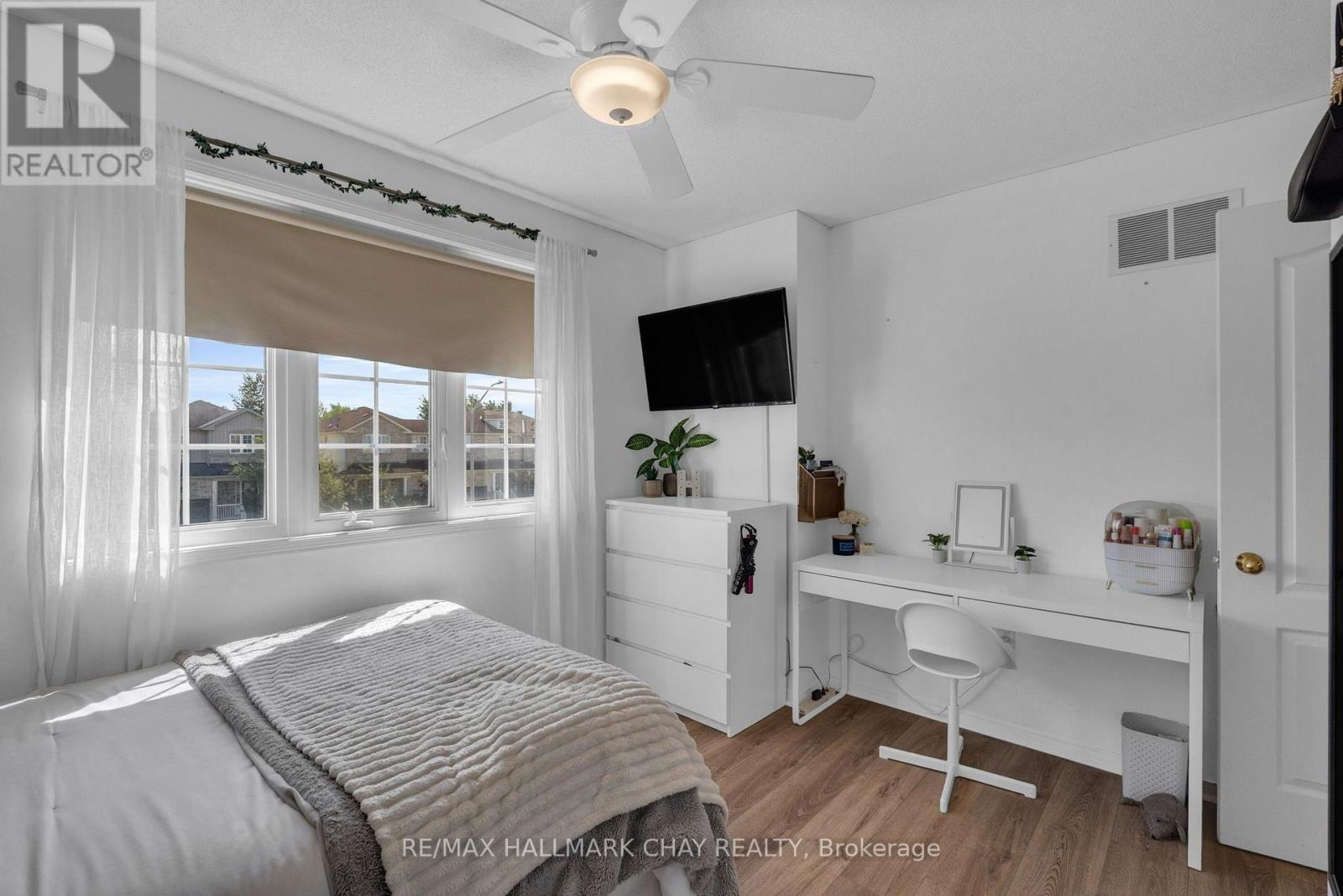 38 Admiral Crescent Property Photo 15