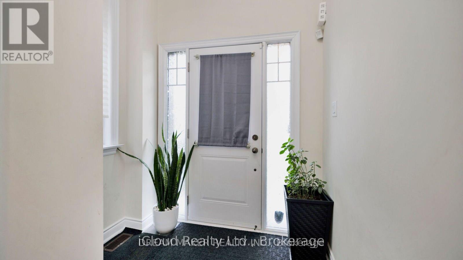 73 Lorne Thomas Place Property Photo 4