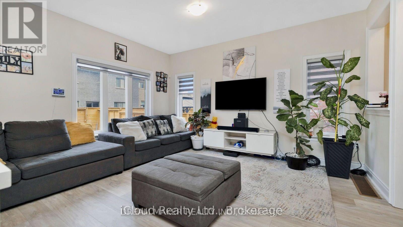 73 Lorne Thomas Place Property Photo 11
