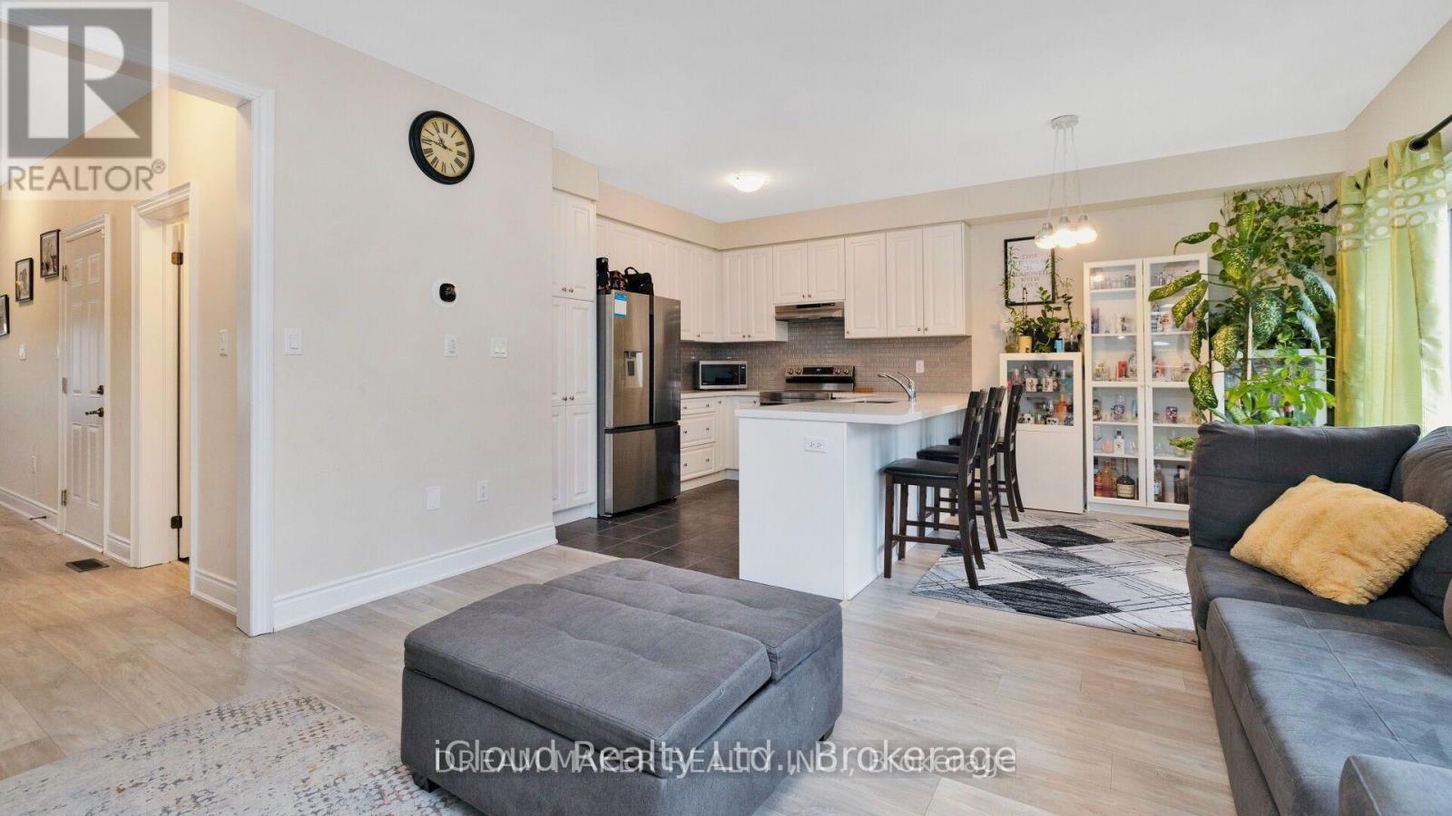 73 Lorne Thomas Place Property Photo 12