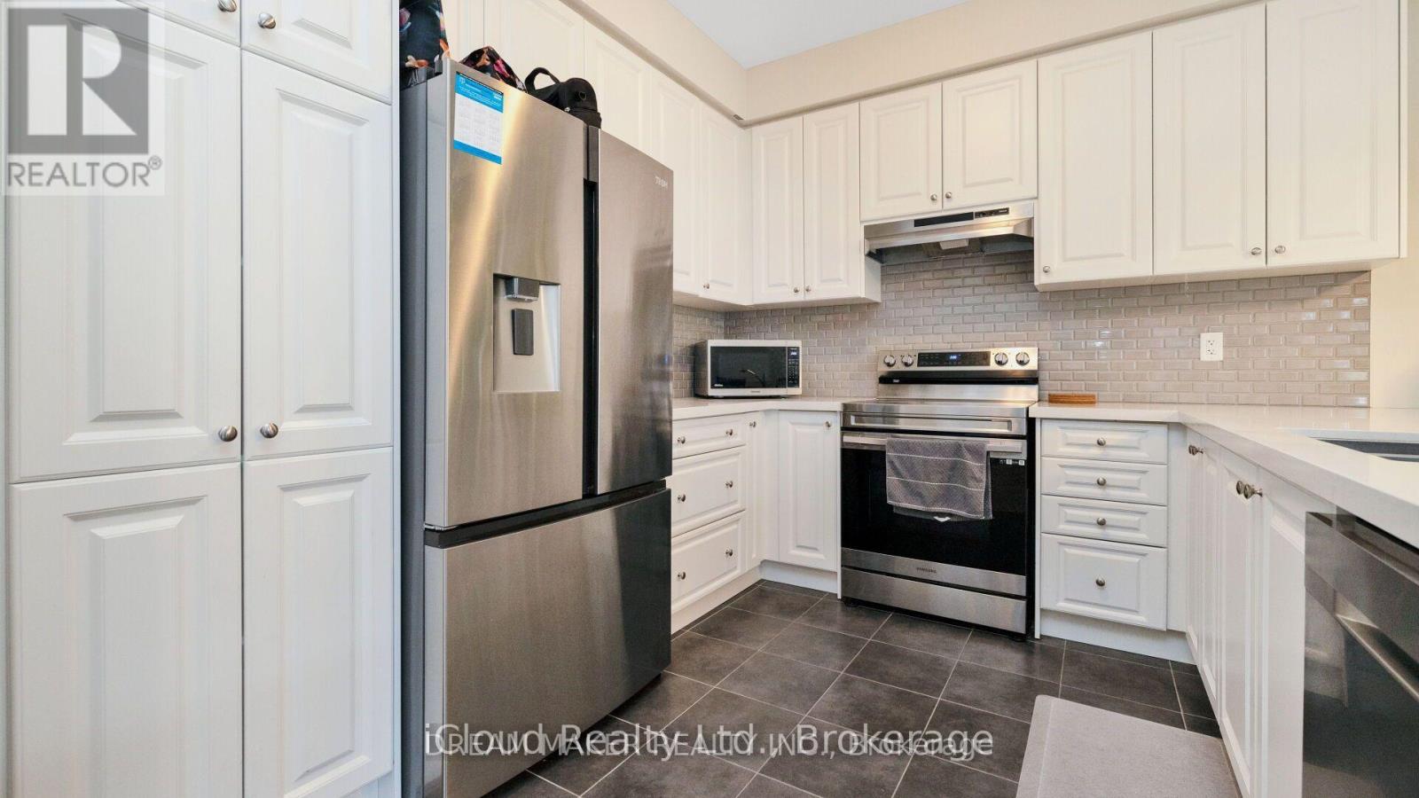 73 Lorne Thomas Place Property Photo 14