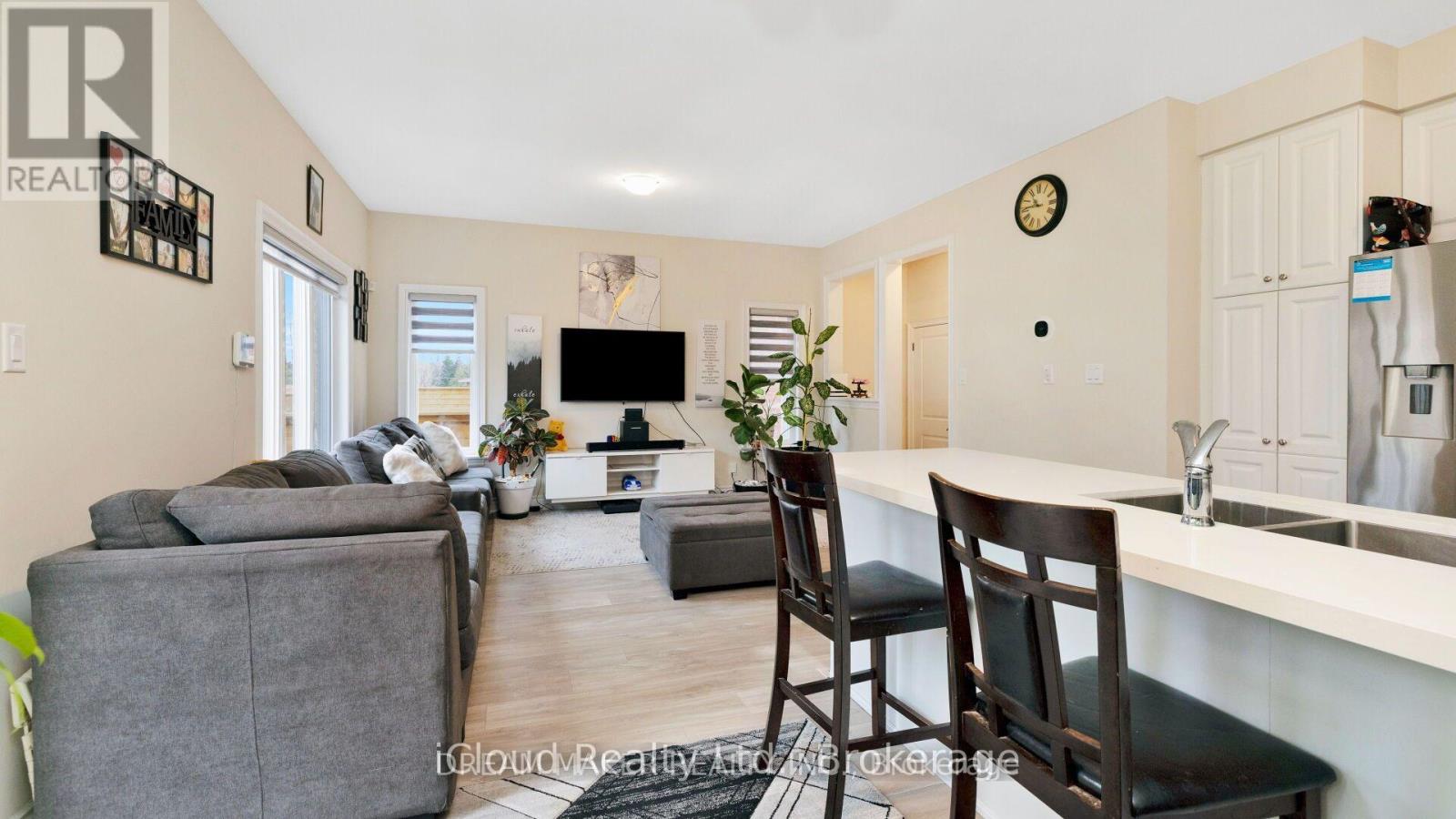 73 Lorne Thomas Place Property Photo 18