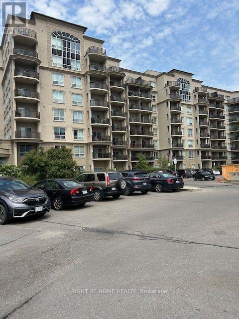 403 - 2 Maison Parc Court Property Photo 2