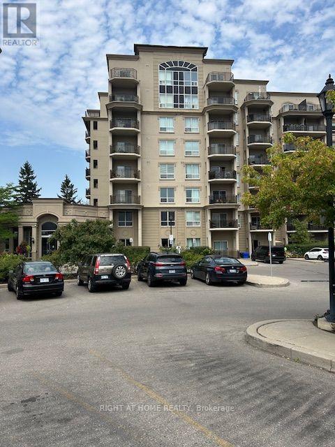 403 - 2 Maison Parc Court Property Photo 3
