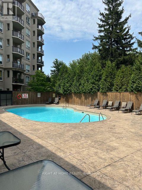 403 - 2 Maison Parc Court Property Photo 12