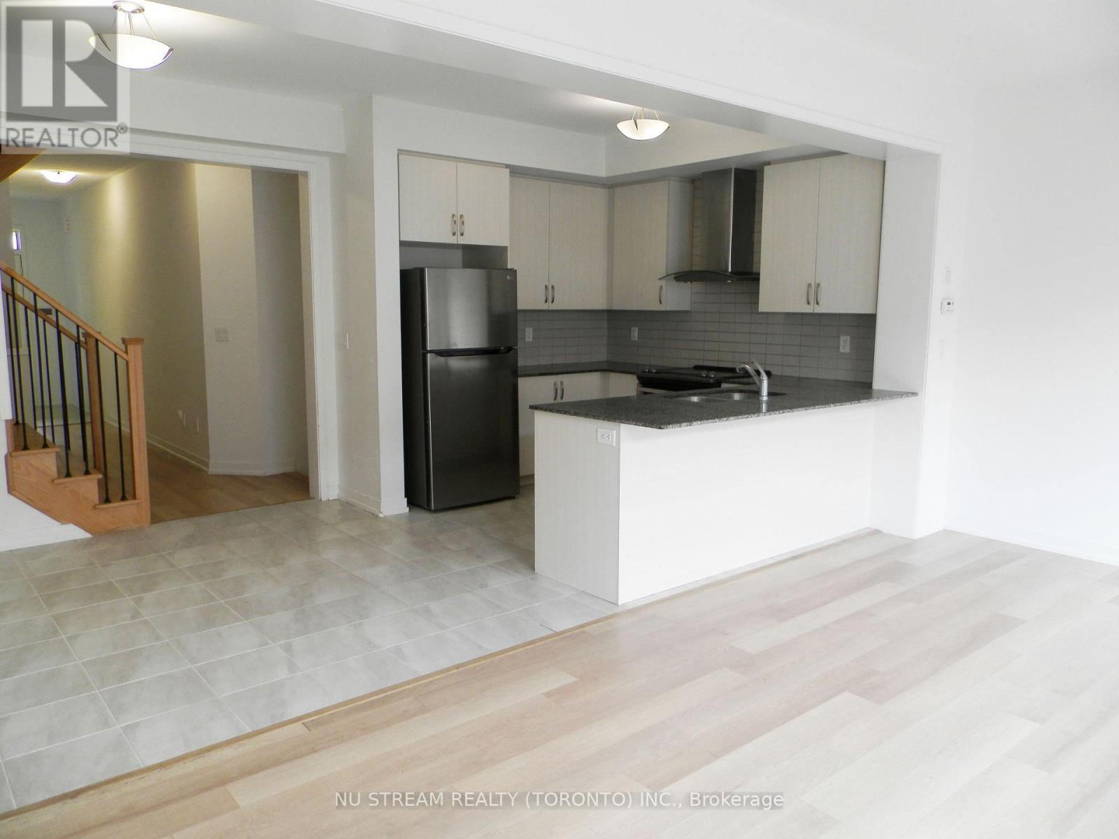 208 Harding Park Street Property Photo 1
