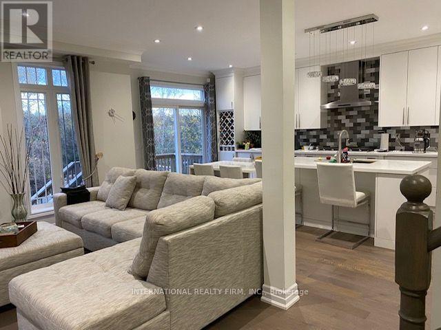 74 Regatta Avenue Property Photo 9
