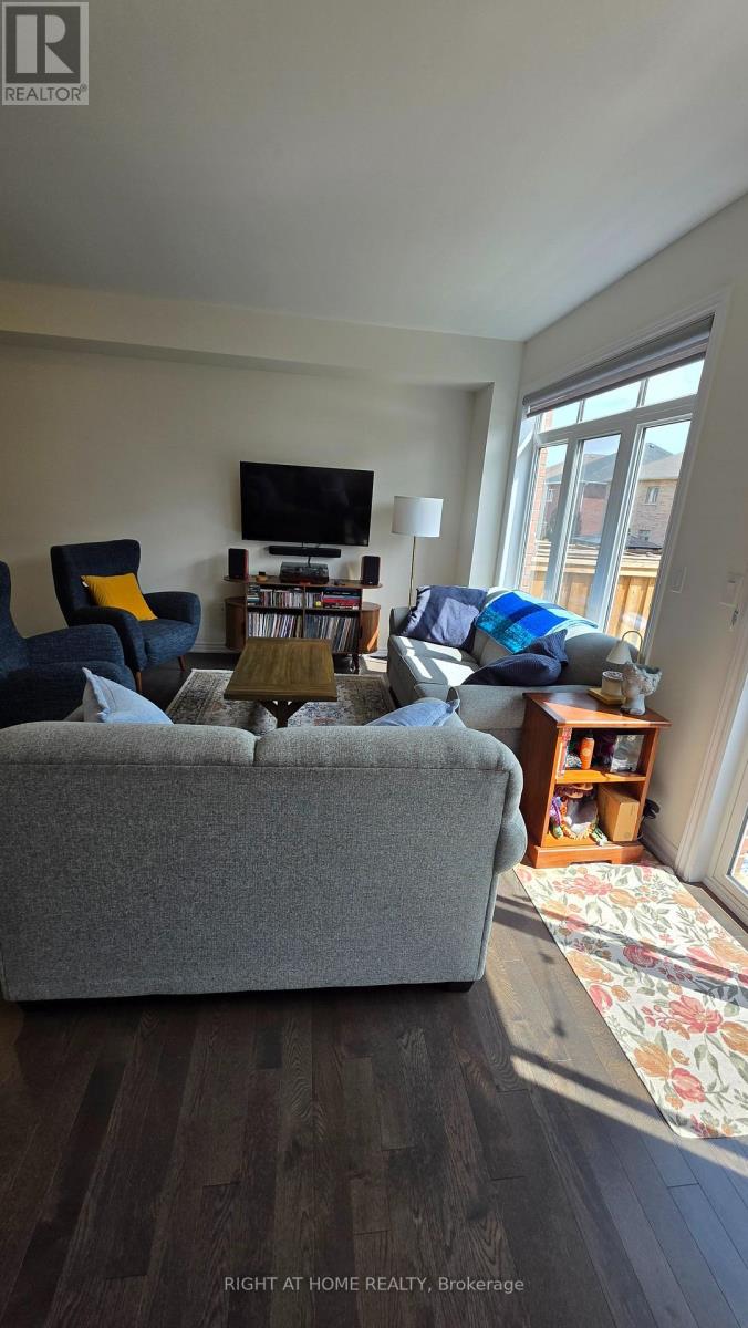 2257 Grainger Loop Property Photo 13