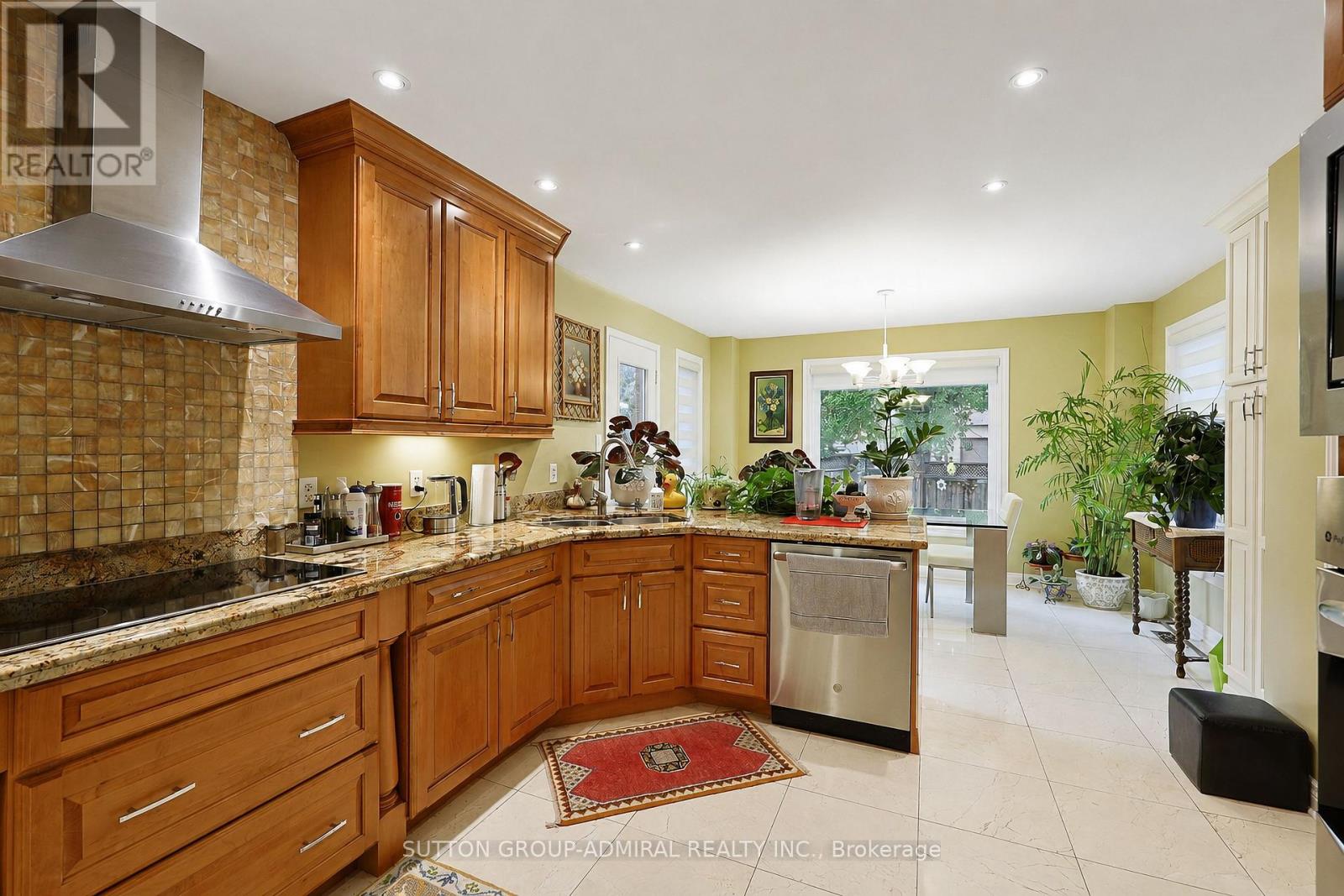 232 Franklin Avenue Property Photo 6