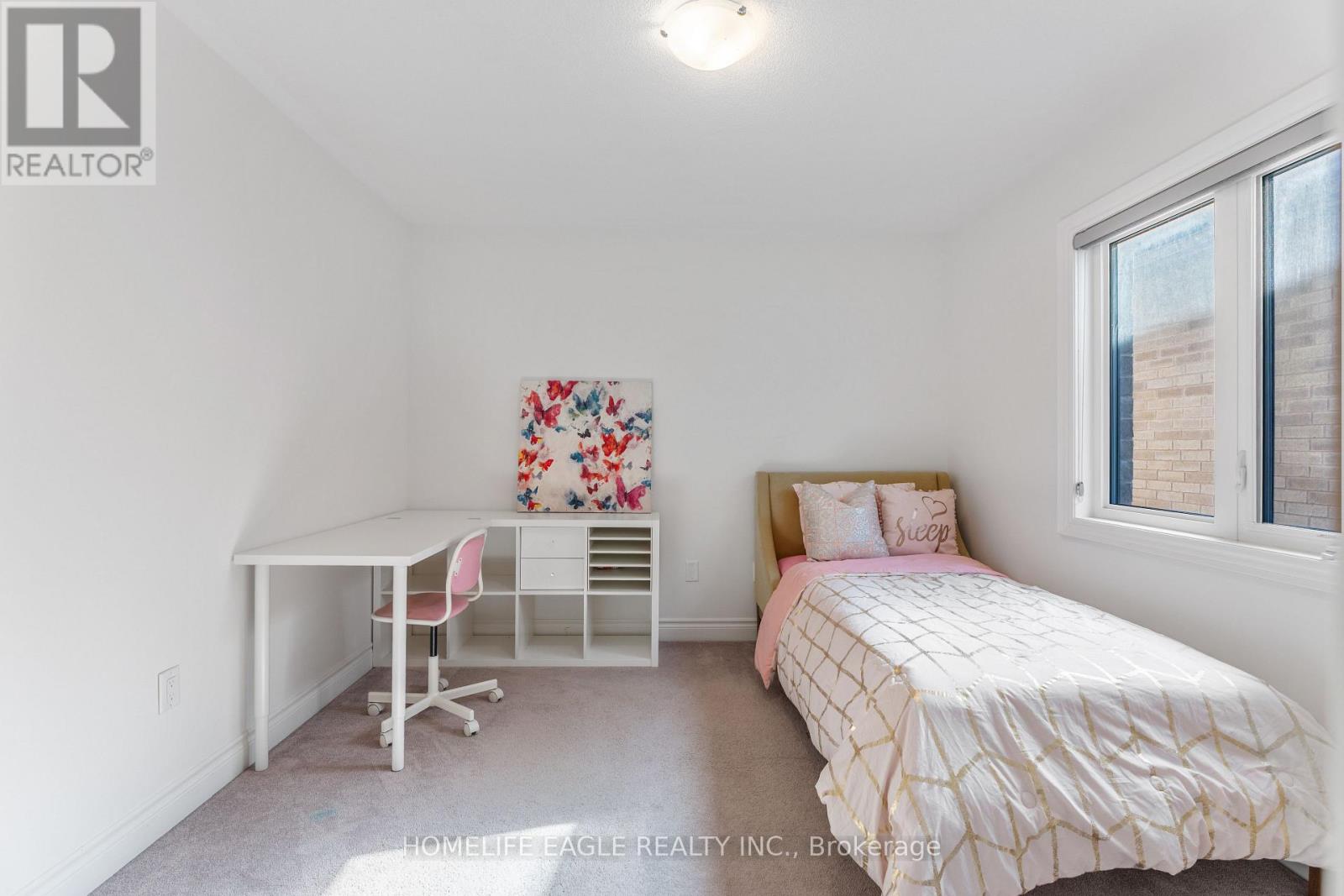58 Tesla Crescent Property Photo 12