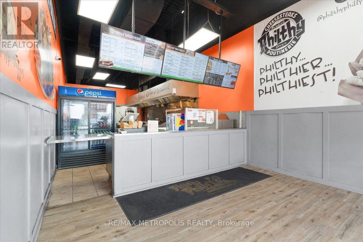 10 - 450 Holland Street W Property Photo 2