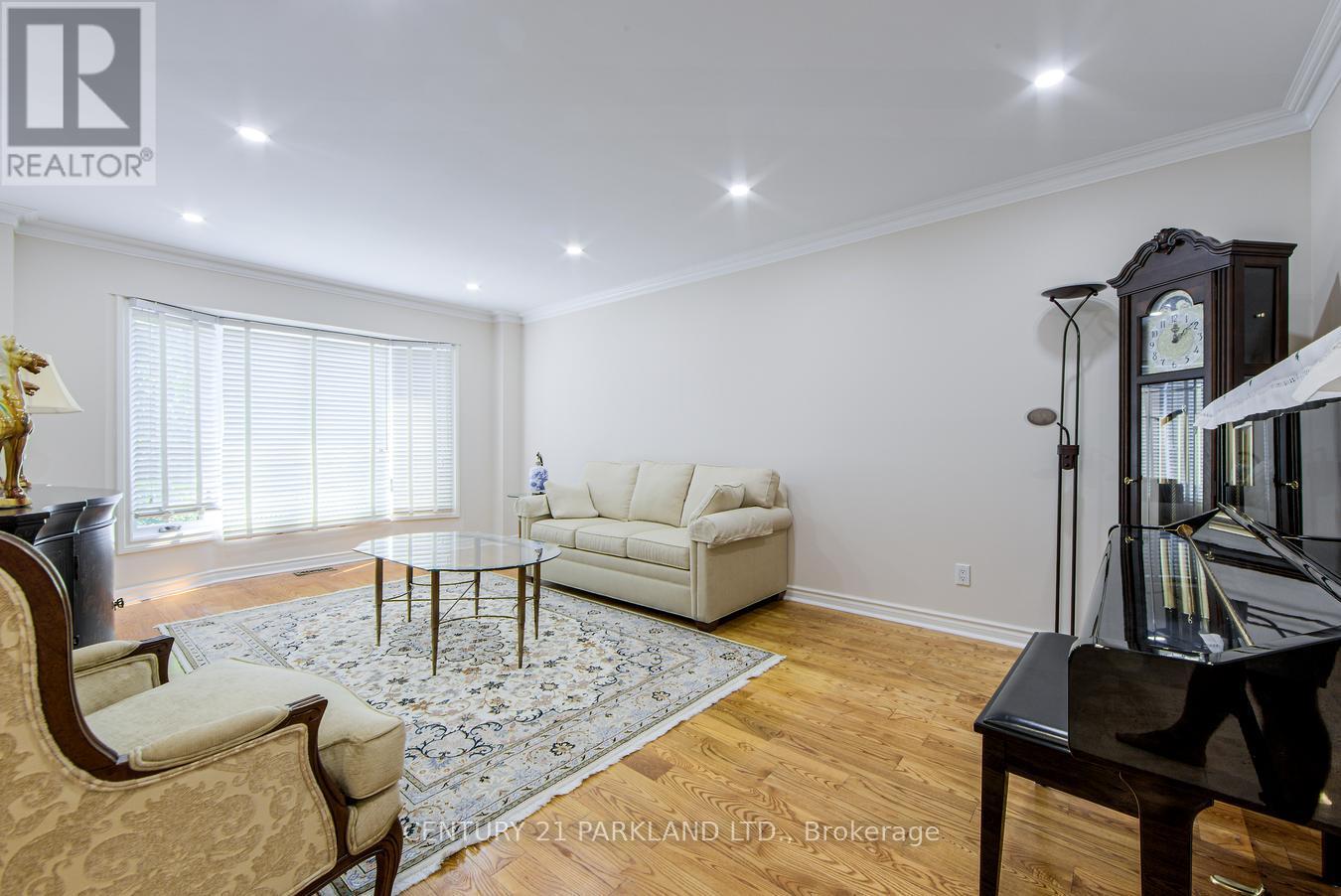 112 Strathearn Avenue Property Photo 4
