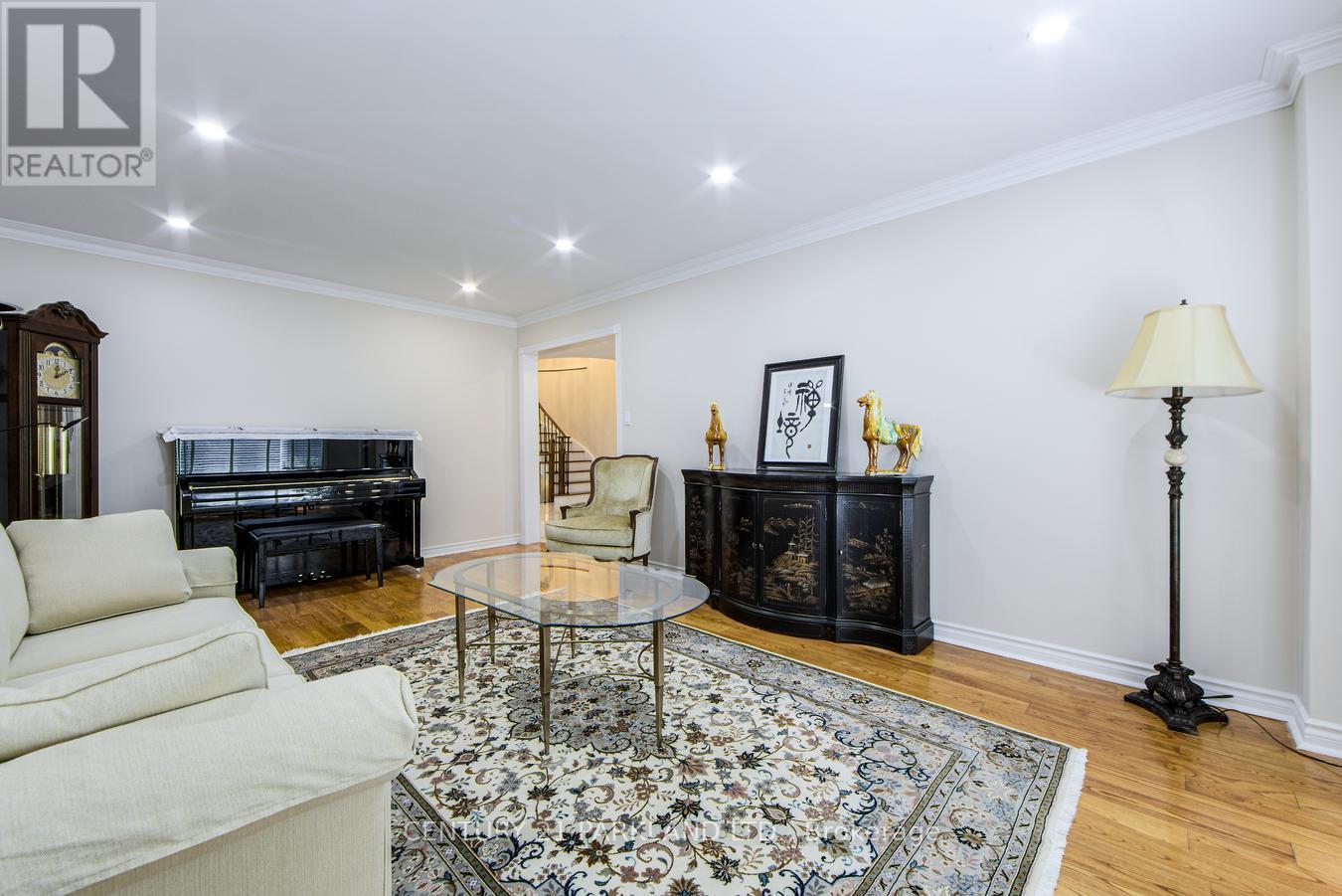 112 Strathearn Avenue Property Photo 5