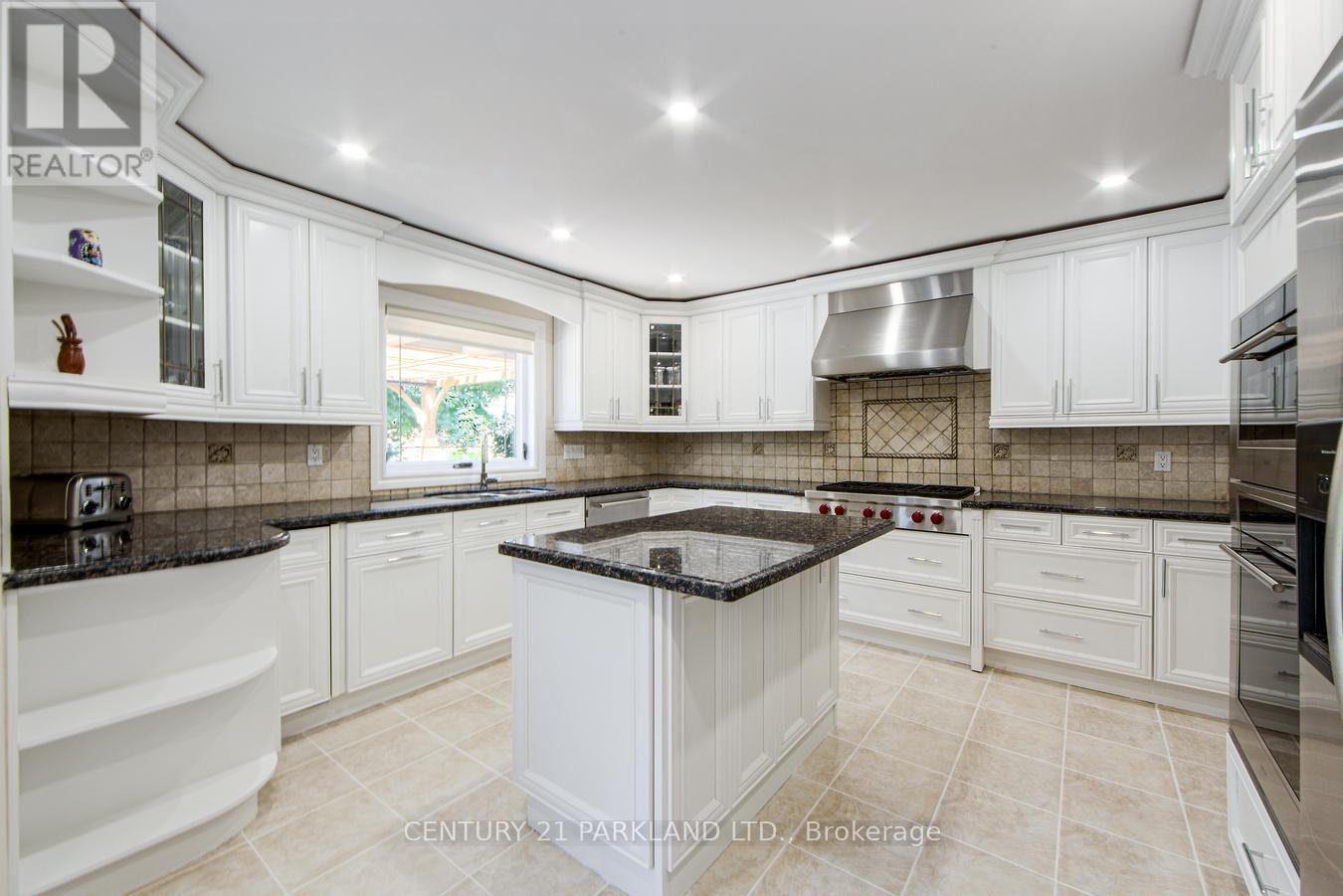 112 Strathearn Avenue Property Photo 11