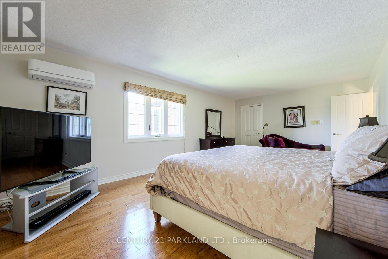112 Strathearn Avenue Property Photo 24