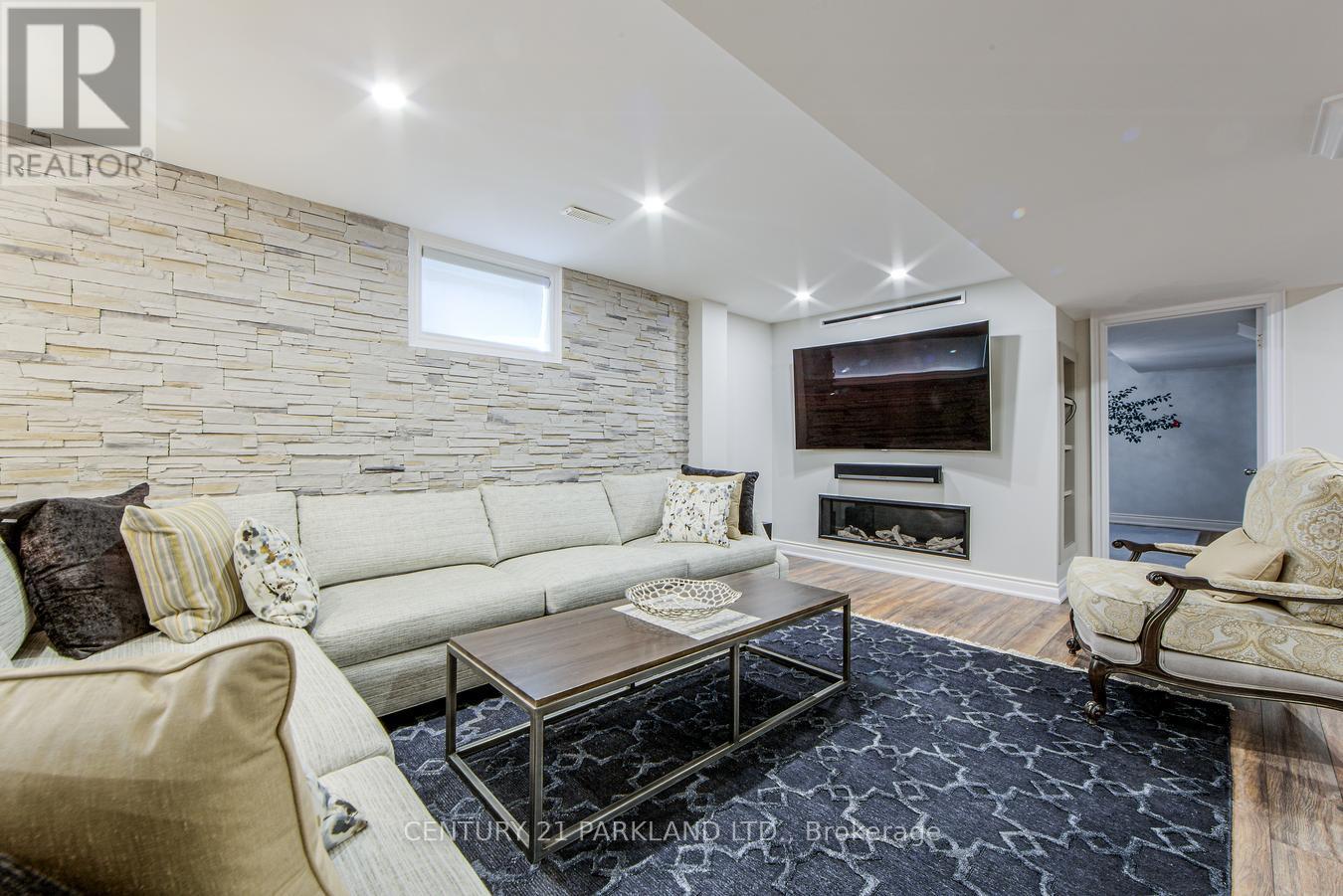 112 Strathearn Avenue Property Photo 40