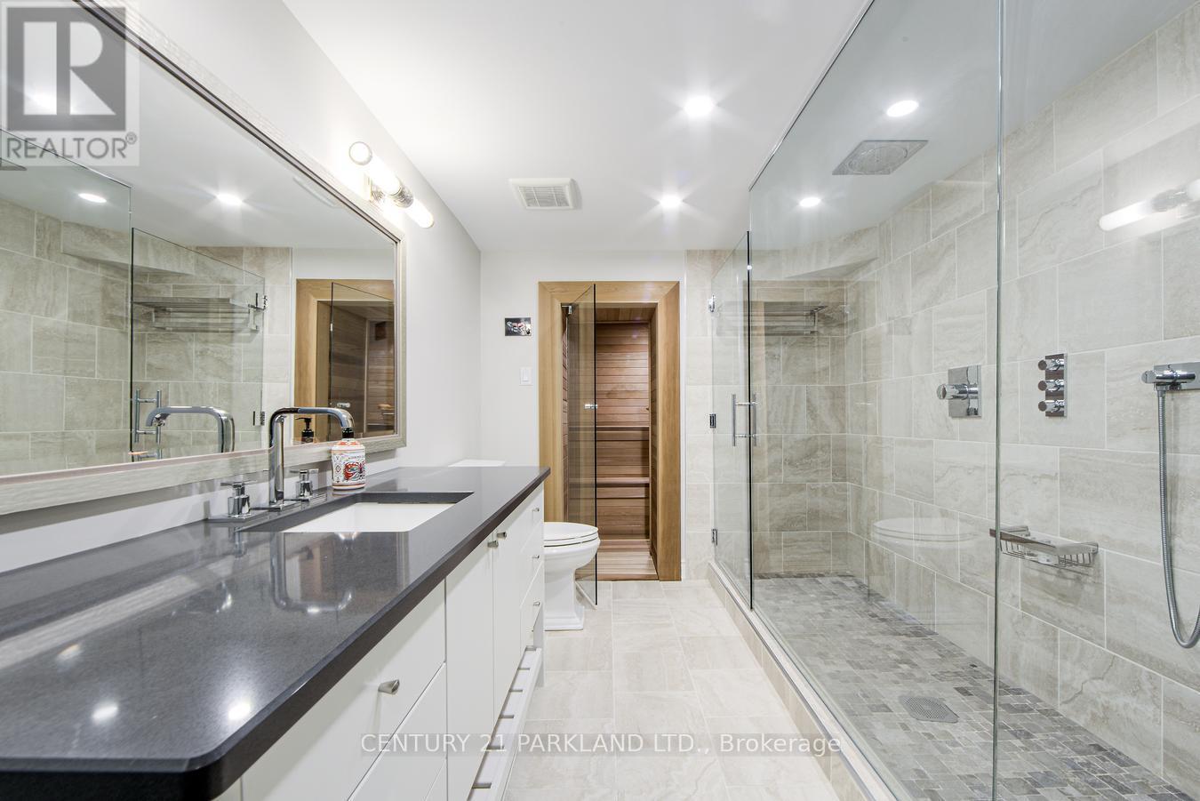 112 Strathearn Avenue Property Photo 44