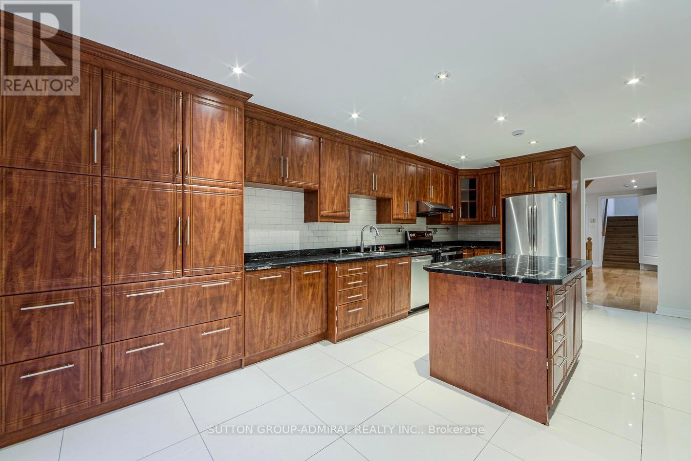 Main Flr - 63 Croteau Crescent Property Photo 17