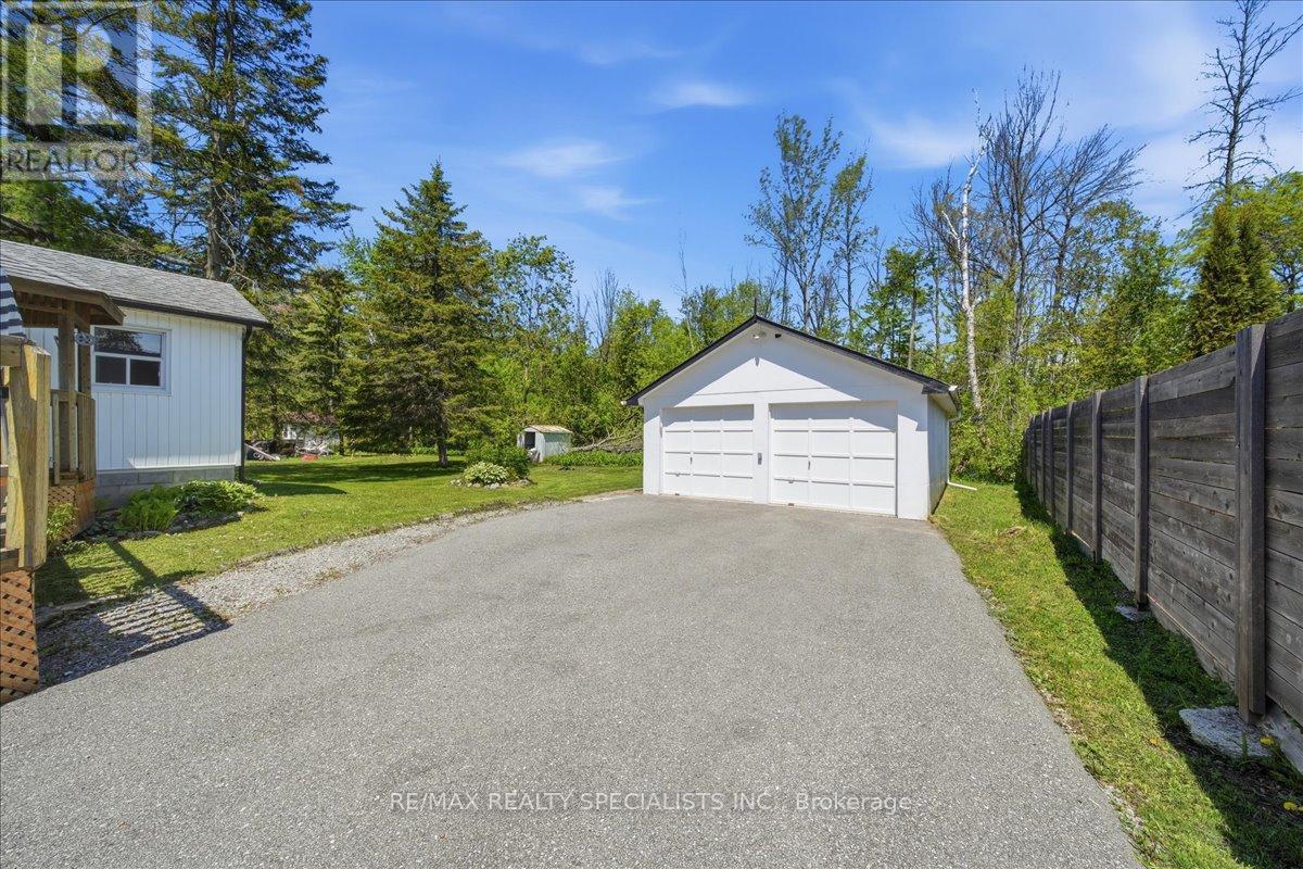 644 Rose Lane Property Photo 3
