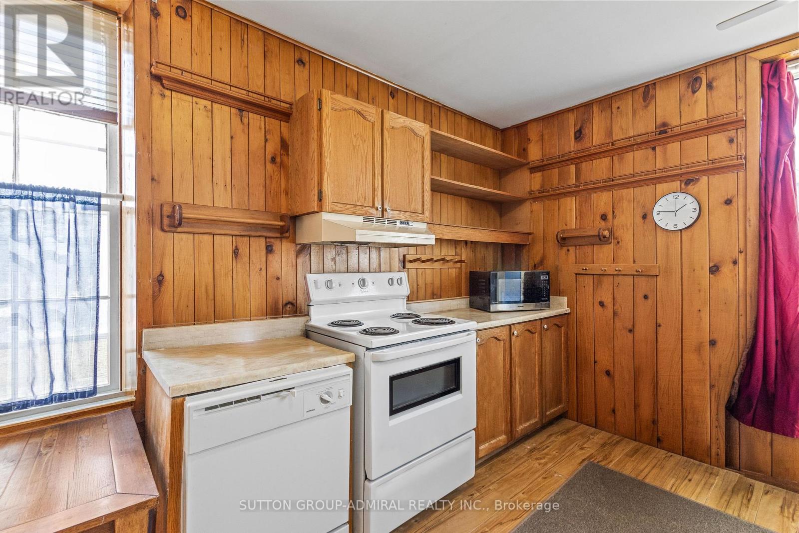 6745 Main Street Property Photo 4