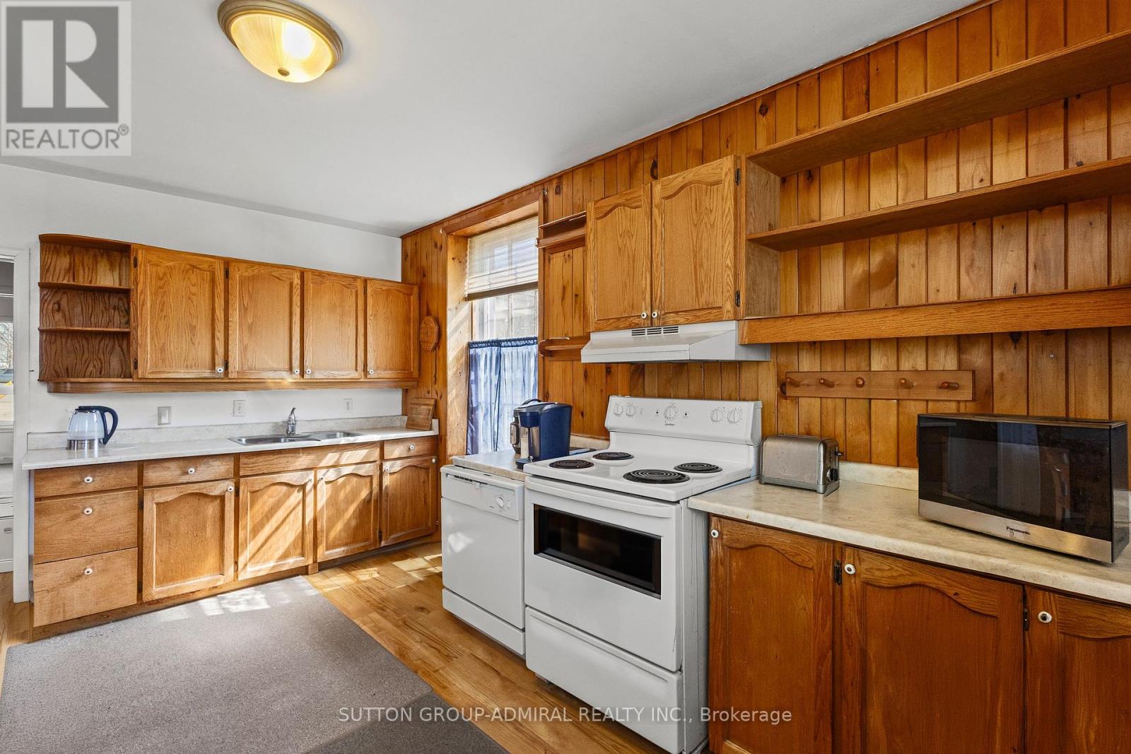 6745 Main Street Property Photo 5