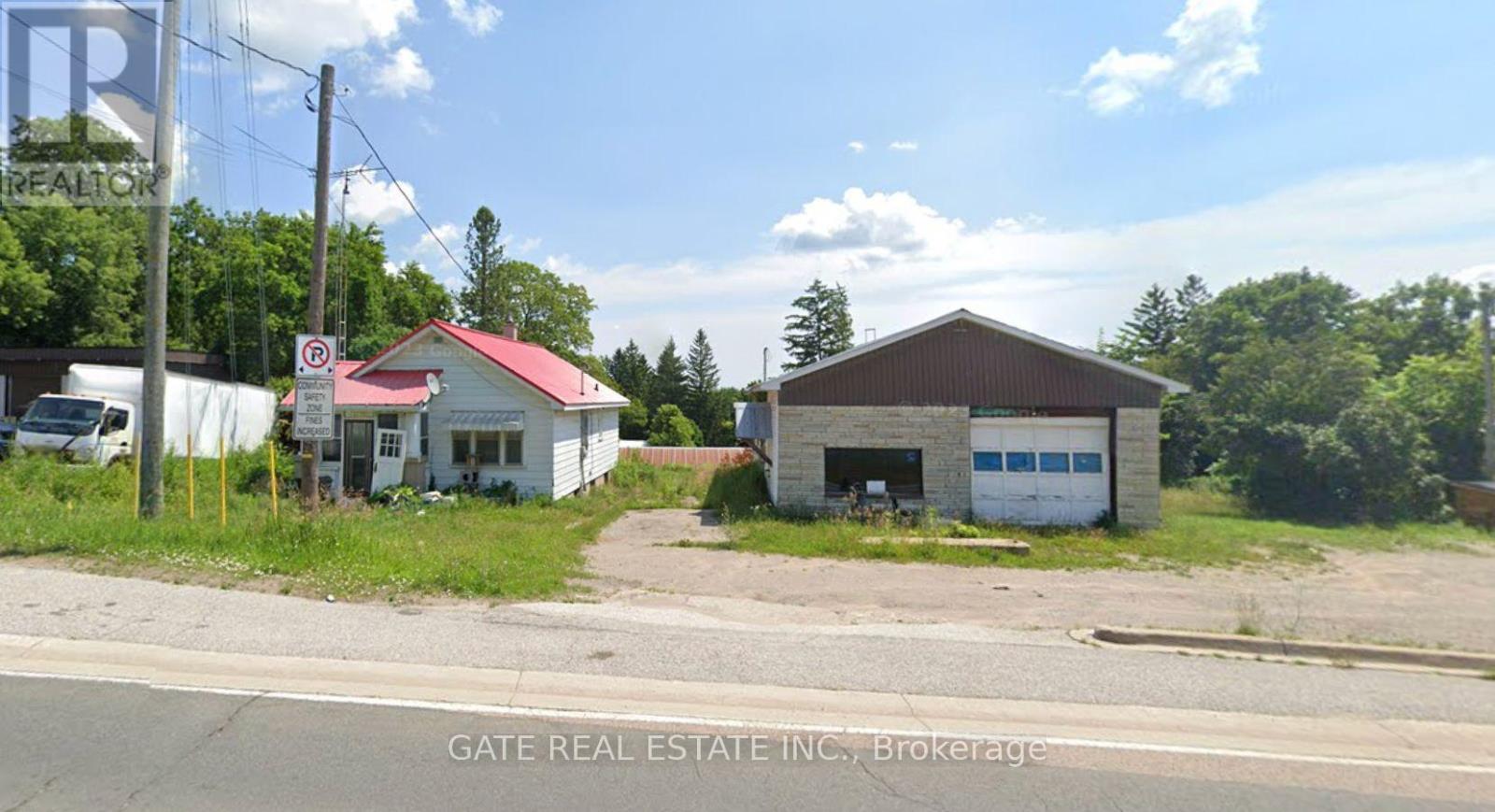 6279 (hwy 11) Yonge Street Property Photo 1